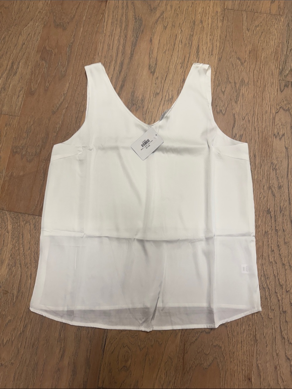 NWT Zenana White V-Neck Sleeveless Camisole